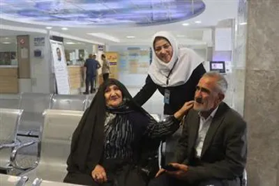 سالمندان ریشه های زندگی اند .
