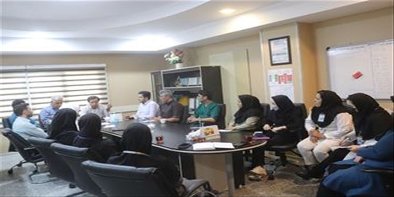 ارتقای رضایت مندی مراجعه کنندگان با حضور پررنگ منشی های بخش های درمانی